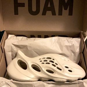 Yeezy Foam Rnnr